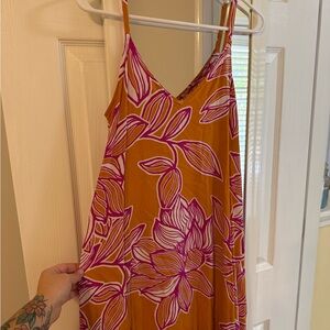 Versona Pink and Tan Patterned Fabric